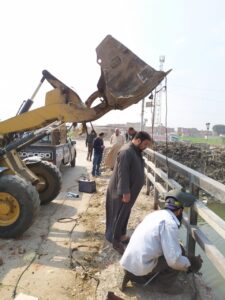 إستجابة للانطلاقة نيوز إصلاح طرابزين كوبري مدخل قرية بني حدير بالواسطى 2 IMG 20210227 WA0028