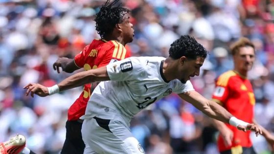 إمام عاشور يقود منتخب مصر للتعادل مع بلجيكا في بداية مشوار كأس العالم