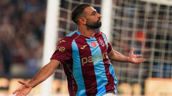 محمد صلاح يقود هجوم طرابزون سبور أمام بشكتاش في الدوري التركي
