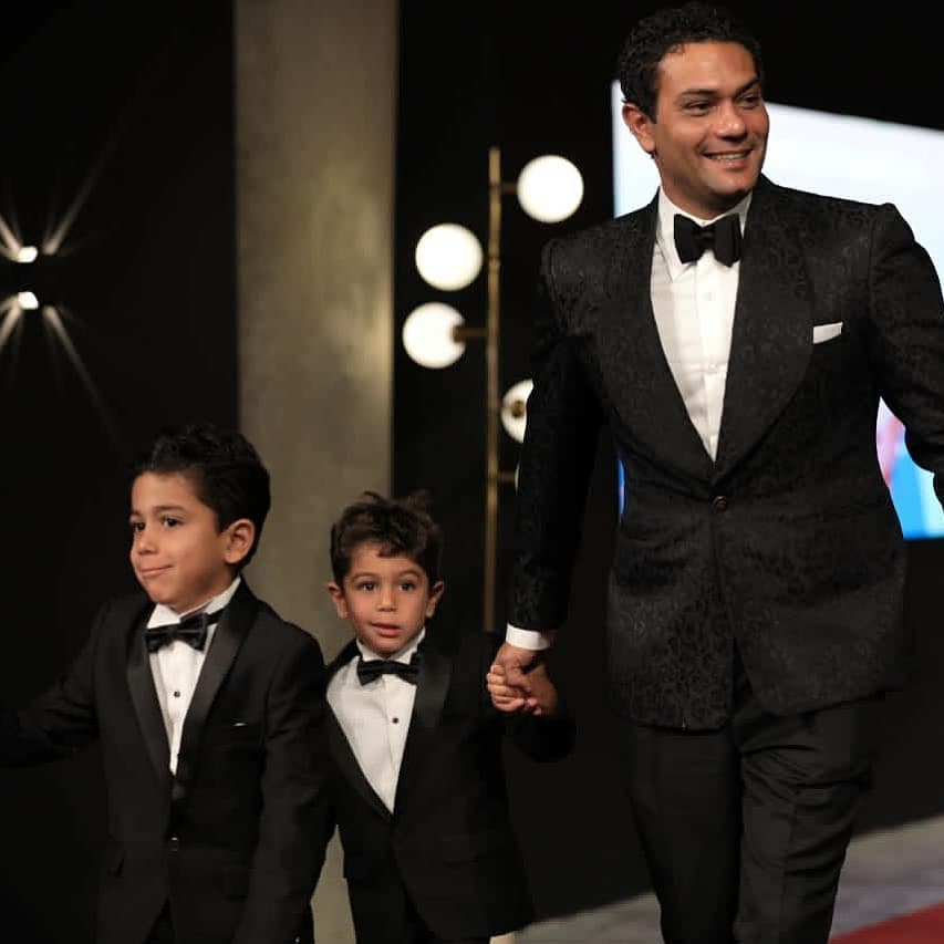 آسر ياسين بصحبة زوجته وطفليه في افتتاح “الجونة السينمائي”
