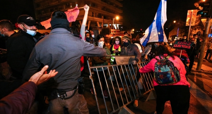 تظاهرات بإسرائيل لاستقالة نتنياهو