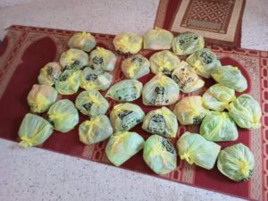 شنط غذائية للمحتاجين بقرية بني حدير 