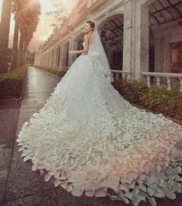 تفسير حلم لبس فستان الزفاف للبنت العزباء